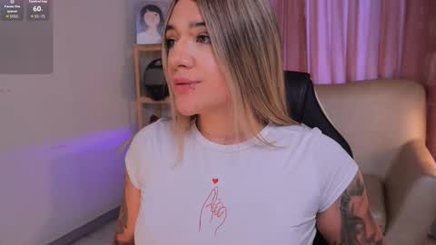 Snapshot of ashleyvalirya chatting on 09/30/25, 08:36 Ashley Lauren online show from 09/30/25, 08:36