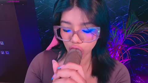 Ashleyy18   online show from 09/18/25, 10:28