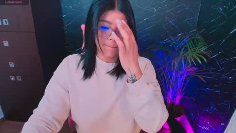 Ashleyy18   online show from 09/28/25, 09:53