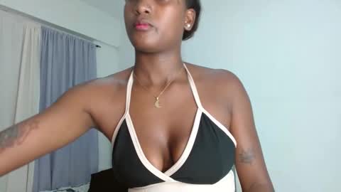 Snapshot of ashliegreen1 chatting on 12/12/24, 03:43 AshlieGreen online show from 12/12/24, 03:43