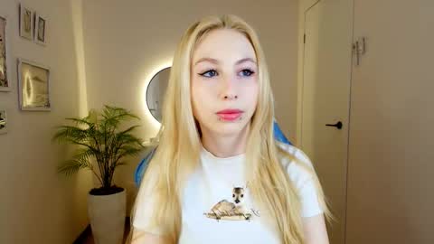 Snapshot of ashlinks chatting on 02/19/26, 08:32 Victoria online show from 02/19/26, 08:32