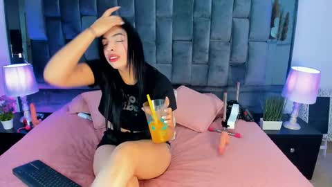 Snapshot of ashly_bloom chatting on 05/13/26, 03:26 Ashly online show from 05/13/26, 03:26