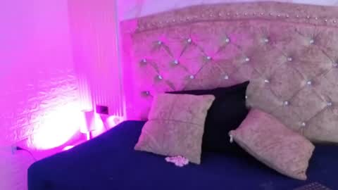 ashlybloom1 online show from 05/19/26, 12:11