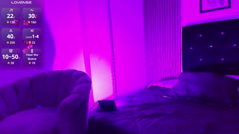    online show from 11/30/25, 06:23