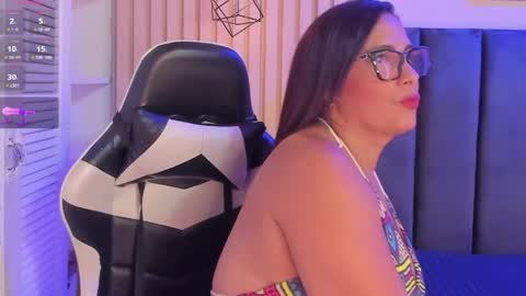 ashlye_miller_ online show from 04/30/26, 07:42