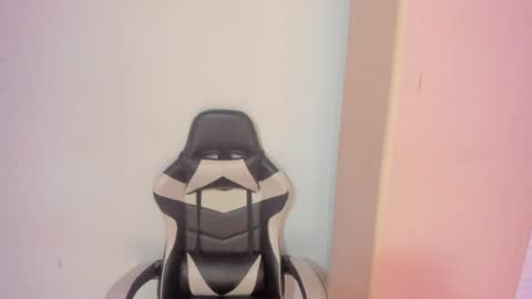 Snapshot of ashlye_miller_ chatting on 07/25/26, 07:33 ashlye_miller_ online show from 07/25/26, 07:33