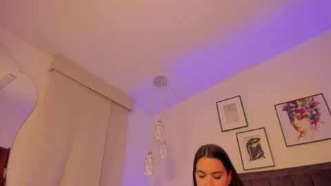 ashlye_white online show from 04/05/26, 01:47
