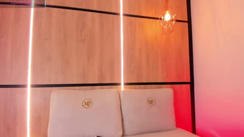 ashlyn online show from 10/15/25, 07:14