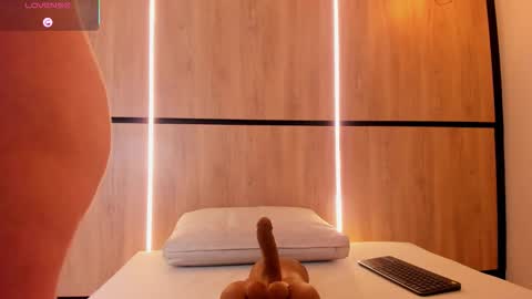 ashlyn online show from 11/25/25, 09:26