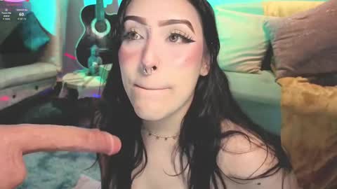 Snapshot of ashlynnlowe_ chatting on 10/02/25, 08:05 Ash  online show from 10/02/25, 08:05