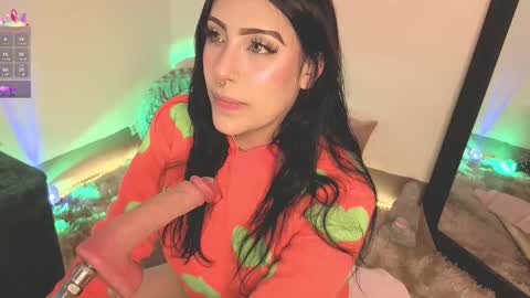 Snapshot of ashlynnlowe_ chatting on 10/20/25, 08:31 Ash  online show from 10/20/25, 08:31