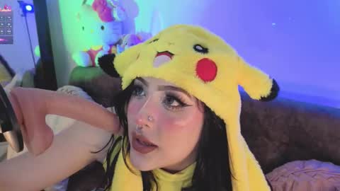 Snapshot of ashlynnlowe_ chatting on 03/07/26, 07:11 Ash online show from 03/07/26, 07:11