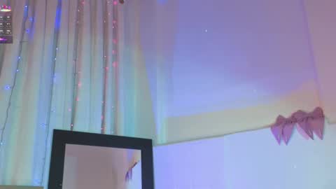 Snapshot of ashlynnlowe_ chatting on 04/19/26, 10:12 Ash online show from 04/19/26, 10:12
