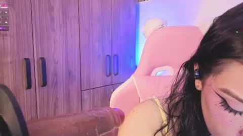 Snapshot of ashlynnlowe_ chatting on 07/02/26, 10:05 Ash online show from 07/02/26, 10:05