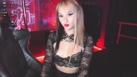 Snapshot of ashmila chatting on 01/24/25, 10:11 Mila online show from 01/24/25, 10:11