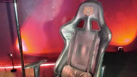 Snapshot of ashmila chatting on 09/23/25, 09:23 Mila online show from 09/23/25, 09:23