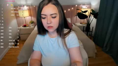 Snapshot of ashton_heidi chatting on 10/07/25, 11:02 Your girlfriend online show from 10/07/25, 11:02