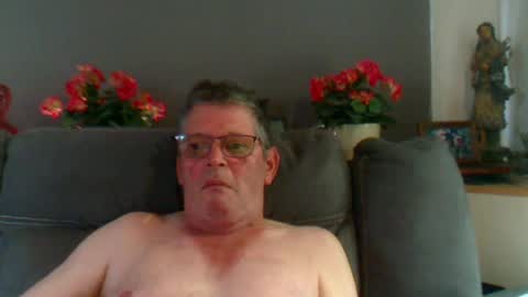 Snapshot of ashwin1964 chatting on 08/01/26, 12:15 Ashwin online show from 08/01/26, 12:15