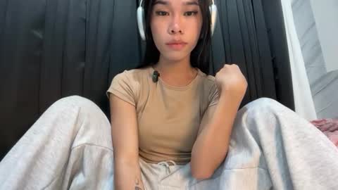 Snapshot of asian_aki chatting on 03/22/26, 03:59 Marj online show from 03/22/26, 03:59
