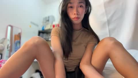 Snapshot of asian_aki chatting on 06/19/26, 12:09 Marj online show from 06/19/26, 12:09