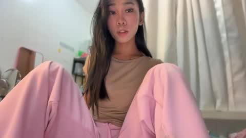 Snapshot of asian_aki chatting on 07/27/26, 12:34 Marj online show from 07/27/26, 12:34