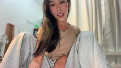 Snapshot of asian_aki chatting on 07/29/26, 08:45 Marj online show from 07/29/26, 08:45
