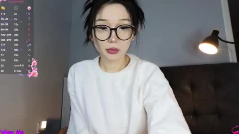 Snapshot of asian_euphoria chatting on 01/18/26, 01:04 Dju online show from 01/18/26, 01:04