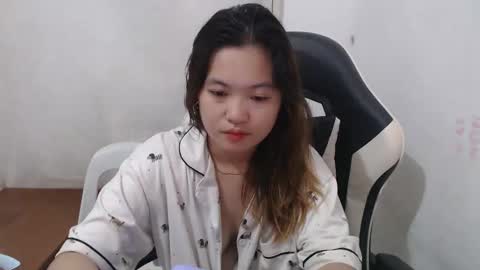 Snapshot of asian_honey69 chatting on 03/25/26, 03:34 bb girl online show from 03/25/26, 03:34