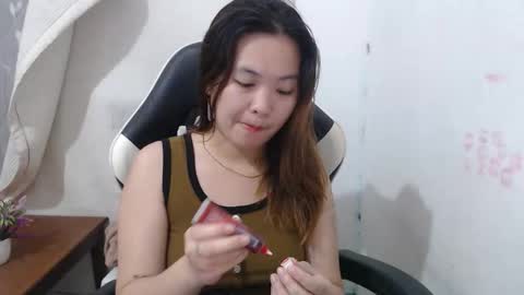 Snapshot of asian_honey69 chatting on 03/27/26, 01:11 bb girl online show from 03/27/26, 01:11