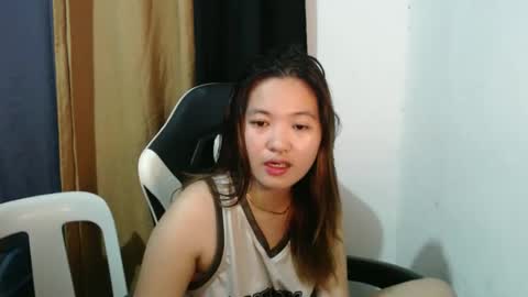 Snapshot of asian_honey69 chatting on 04/17/26, 03:15 bb girl online show from 04/17/26, 03:15
