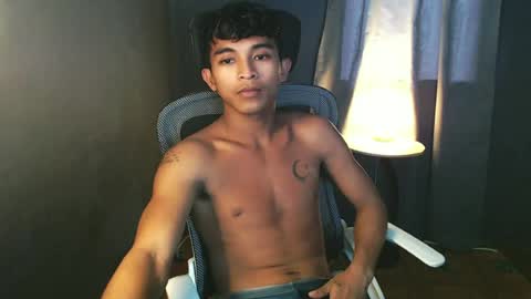 Snapshot of asian_hunk_moreno chatting on 07/04/26, 08:53 Yuri online show from 07/04/26, 08:53