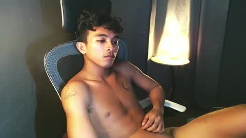 Snapshot of asian_hunk_moreno chatting on 07/06/26, 04:31 Yuri online show from 07/06/26, 04:31