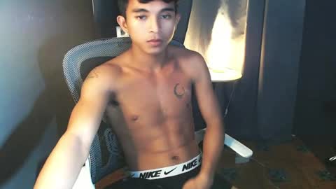 Snapshot of asian_hunk_moreno chatting on 07/10/26, 06:32 Yuri online show from 07/10/26, 06:32