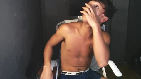 Snapshot of asian_hunk_moreno chatting on 07/14/26, 12:33 Yuri online show from 07/14/26, 12:33