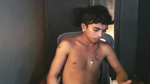 Snapshot of asian_hunk_moreno chatting on 07/15/26, 05:29 Yuri online show from 07/15/26, 05:29