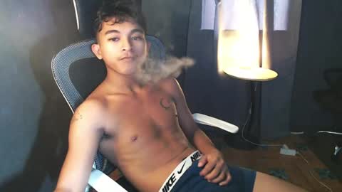 Snapshot of asian_hunk_moreno chatting on 07/18/26, 07:56 Yuri online show from 07/18/26, 07:56