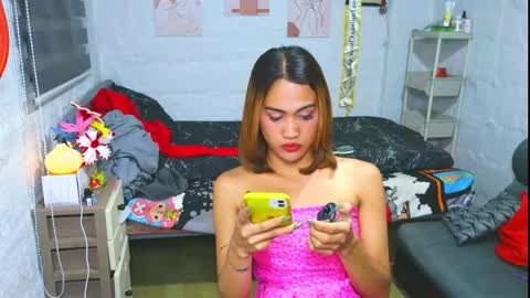 Snapshot of asian_loraine chatting on 02/19/26, 10:33 LOVELY LORAINE online show from 02/19/26, 10:33