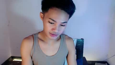 Snapshot of asian_lover05 chatting on 03/22/26, 04:32 asian_lover05 online show from 03/22/26, 04:32