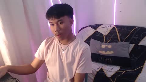 Snapshot of asian_prince_of_cock chatting on 09/10/25, 01:00 Prince online show from 09/10/25, 01:00