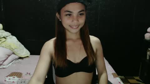 Snapshot of asian_reyshell chatting on 01/08/25, 12:47 Reyshell online show from 01/08/25, 12:47