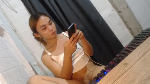 Snapshot of asian_reyshell chatting on 02/13/25, 12:32 Reyshell online show from 02/13/25, 12:32