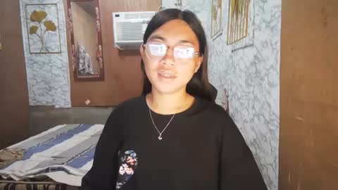 Rhean online show from 11/28/25, 10:23