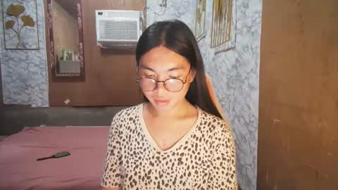 Rhean online show from 12/17/25, 04:40