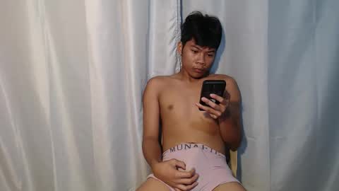 Snapshot of asian_twinkhulk chatting on 09/13/25, 08:08 Jm online show from 09/13/25, 08:08