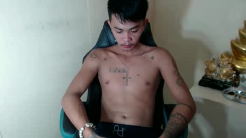 Snapshot of asian_utogxxx chatting on 12/15/25, 11:53 angello abayon online show from 12/15/25, 11:53