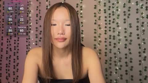 Snapshot of asian_vi chatting on 12/13/25, 07:53 My name Vi online show from 12/13/25, 07:53