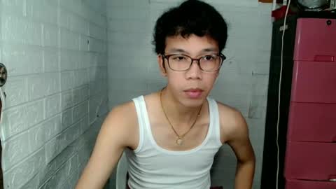 Snapshot of asianbaexx chatting on 03/16/26, 04:29 EIZE online show from 03/16/26, 04:29