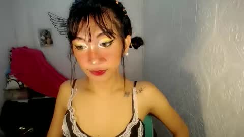 Snapshot of asianbarbie05 chatting on 10/24/25, 10:33 SOFIA online show from 10/24/25, 10:33