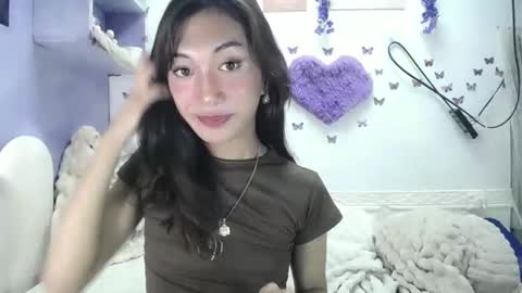 Snapshot of asianbarbie05 chatting on 06/08/26, 07:25 SOFIA online show from 06/08/26, 07:25