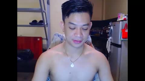 Snapshot of asiandreamboyx chatting on 11/12/25, 11:43 asiandreamboyx online show from 11/12/25, 11:43